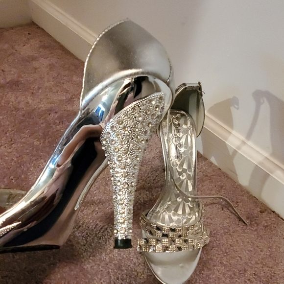 Silver rhinestone heels - Picture 2 of 4